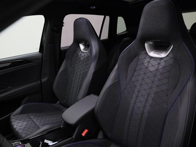 Volkswagen TIGUAN 1.5eHybrid 200kW/272PK R-Line DSG · Panoramadak · Trekhaak · Apple/Android · Garantie t/m 26-06-2030 of 100000km.