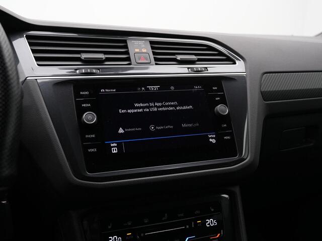Volkswagen TIGUAN 1.4 TSI eHybrid 245 pk DSG R-Line Business | Panoramadak | Black Style | Trekhaak | Adaptief onderstel | IQ Light | Stuur-/stoelverwarming