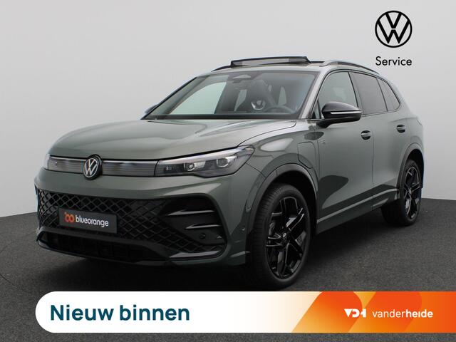 Volkswagen TIGUAN 1.5 eHybrid R-Line Edition Pano-Schuifdak, 20" LM Velgen, Trekhaak, Black Style, Navi via Apple Carplay/Android Auto, Keyless, Side Assist, Achteruitrijcamera