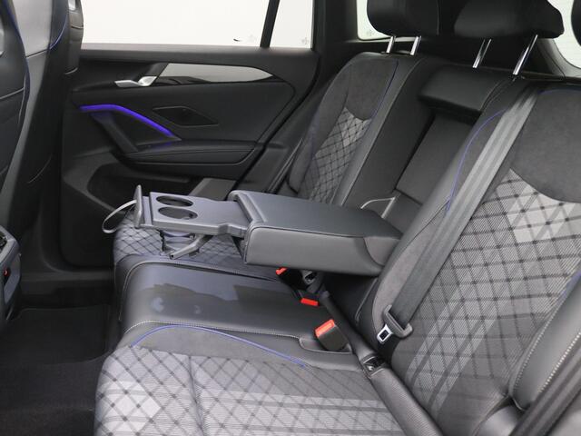 Volkswagen TIGUAN 1.5 eHybrid R-Line Edition Pano-Schuifdak, 20" LM Velgen, Trekhaak, Black Style, Navi via Apple Carplay/Android Auto, Keyless, Side Assist, Achteruitrijcamera