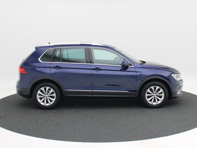 Volkswagen TIGUAN 1.4 TSi 150 Pk ACT Connected Series | Adaptive Cruise | Stoelverwarming | CarPlay | Parkeersensoren | Stoelmassage | Panoramadak | Trekhaak | 62.911 Km!!