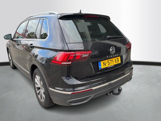 Volkswagen TIGUAN 1.5 TSI Life Business | Trekhaak | Camera | Elec. klep | Panoramadak