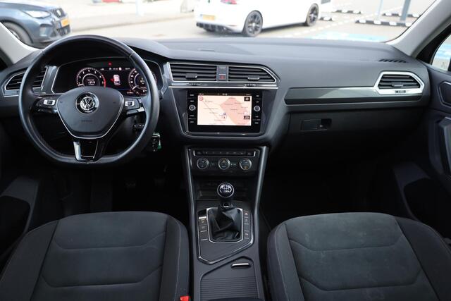 Volkswagen TIGUAN 1.4 TSI Highline 125PK / 92kW, Advance panoramadak, Parkeercamera, LED plus, wegklapbare trekhaak, digital cockpit, adaptieve cruise control, stoelverwarming, navigatie, NL auto dealeronderhouden