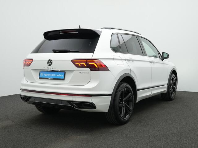 Volkswagen TIGUAN 1.4 TSI eHybrid 245 pk DSG R-Line | Trekhaak | Navigatie Discover Pro | Leder | Geheugenstoelen | 360 camera | IQ Light | Stuur-/stoelverwarming