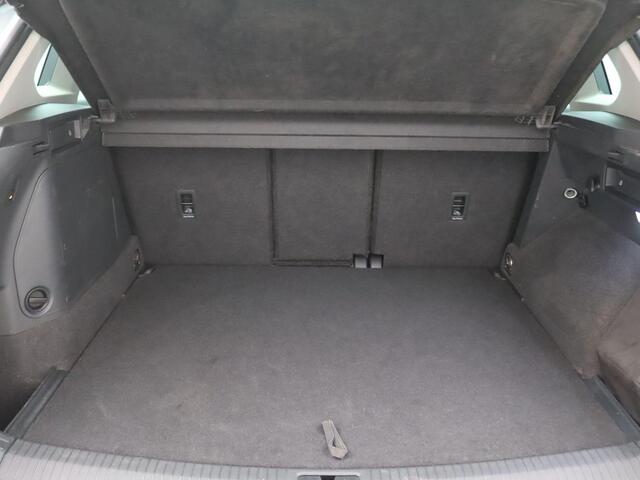 Volkswagen TIGUAN 1.4 TSI eHybrid Elegance SOH 100%, Pano-Schuifdak, Trekhaak, Keyless, Elektr. Achterklep, Matrix LED-Verlichting, Side Assist, 18" LM Velgen