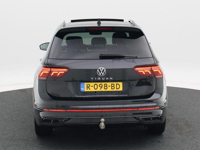 Volkswagen TIGUAN 1.5 TSi 150 Pk R-Line Business+ | Black Style | Panoramadak | Adaptive Cruise | Climate Control | Stoelverwarming | Navigatie | Camera | Carplay | 20 Inch | 49.122 Km!!