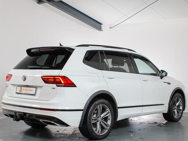 Volkswagen TIGUAN Allspace 1.5 TSI R-line 7-Persoons Trekhaak, Panorama dak, ACC, Virtual Cockpit, Apple Carplay/Android Auto, Alcantara