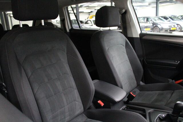 Volkswagen TIGUAN Allspace 1.5 TSI Comfortline Panoramadak | Trekhaak | Lichtmetalen Velgen | Adaptieve Cruise Control