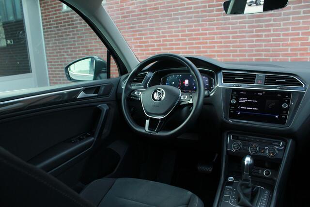 Volkswagen TIGUAN 1.5 TSI ACT Highline Business R | Pano | Trekhaak | Automaat |