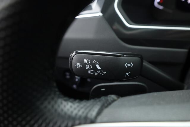 Volkswagen TIGUAN 1.4 TSI eHybrid R-Line DSG | Pano | IQ. Light | HUD | Adapt. Cruise | Stoel- Stuurverw. | CarPlay