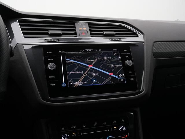 Volkswagen TIGUAN 1.4 TSI eHybrid 245 pk DSG R-Line | Trekhaak | Adaptief onderstel | IQ Light | Stuur-/stoelverwarming | Achteruitrijcamera