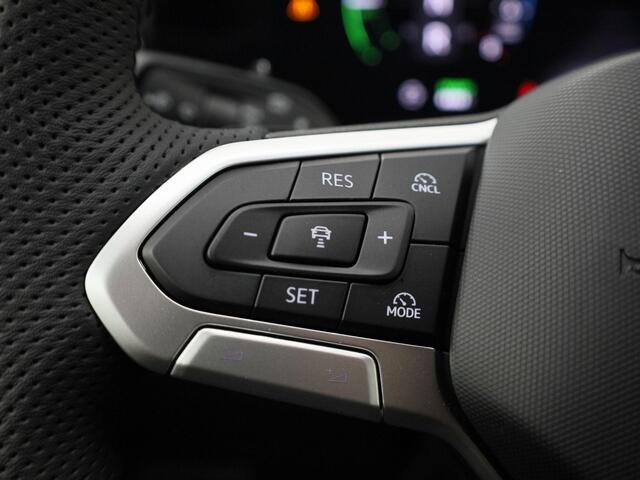 Volkswagen TIGUAN 1.5eHybrid 200kW/272PK R-Line DSG · Panoramadak · Trekhaak · Massagefunctie · Garantie t/m 19-02-2030 of 100000km.