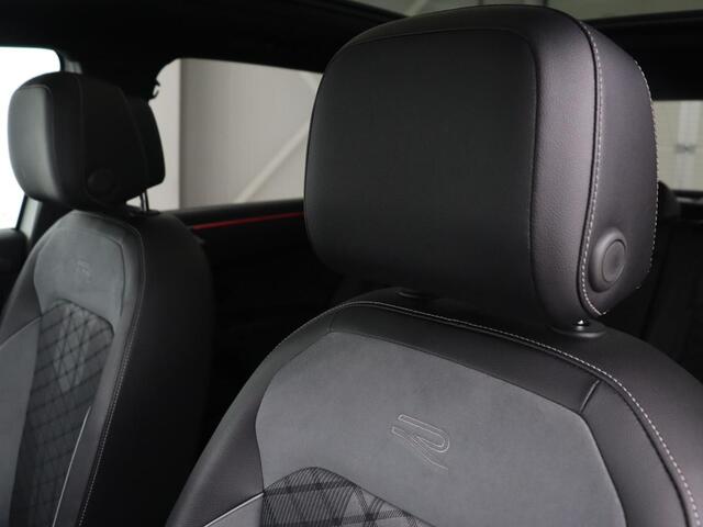 Volkswagen TIGUAN 1.4 TSI eHybrid R-Line | Panoramadak | Trekhaak | Head-Up | Stoelverwarming | Adaptive cruise | Camera | Carplay | Matrix LED | Navigatie | 19'' | Virtual Cockpit | PHEV | Plug In