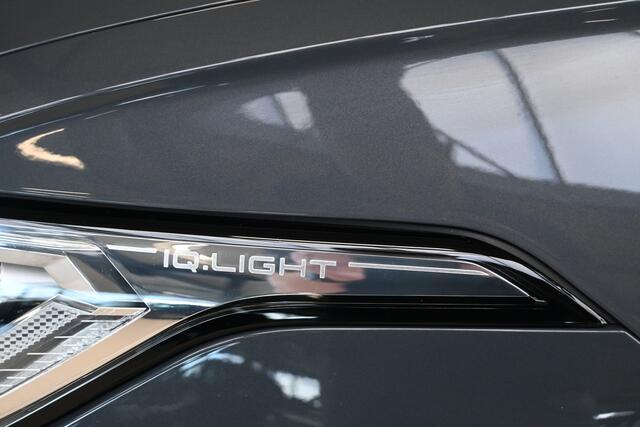 Volkswagen TIGUAN 1.5 TSI 150pk Elegance | IQ. Light | Panoramadak | Trekhaak | 100% (Dealer) onderhouden label