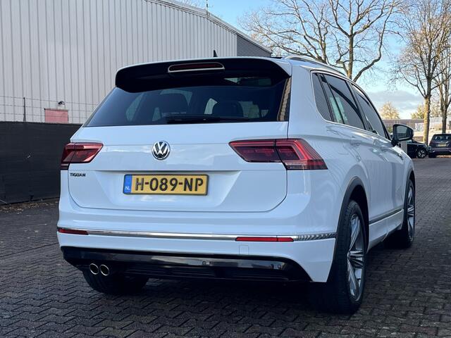 Volkswagen TIGUAN 1.5 TSI Highline Business R | Panorama Dak | Stoelverwarming