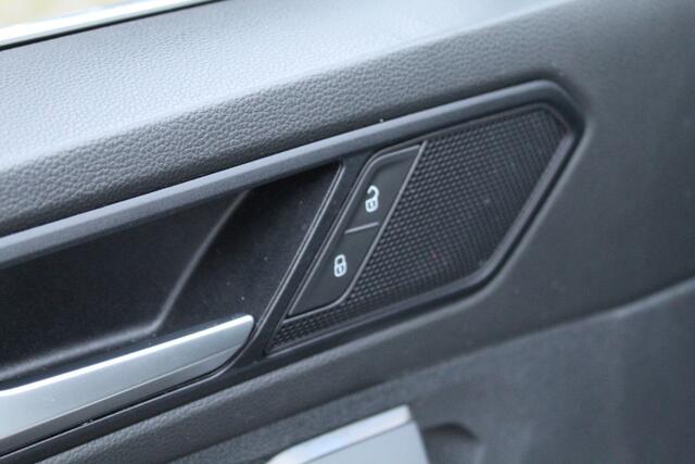 Volkswagen TIGUAN 1.5 TSI ACT Comfortline Business//Automaat!