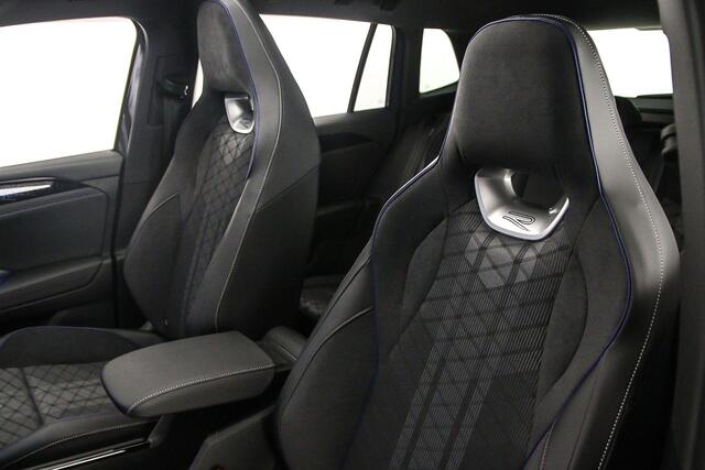 Volkswagen TIGUAN R-Line Edition 1.5 TSI eHybrid 272pk DSG Automaat Trekhaak, Panoramadak, Adaptive cruise control, Navigatie, Achteruitrijcamera, Elektrische achterklep