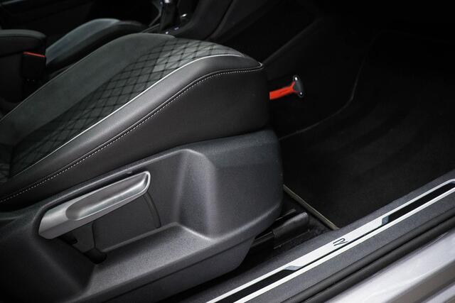Volkswagen TIGUAN Allspace 1.5 TSI R-Line Business+ 7p. | PANORAMADAK | MATRIX LED | HEAD UP | STUURVERWARMING | CAMERA