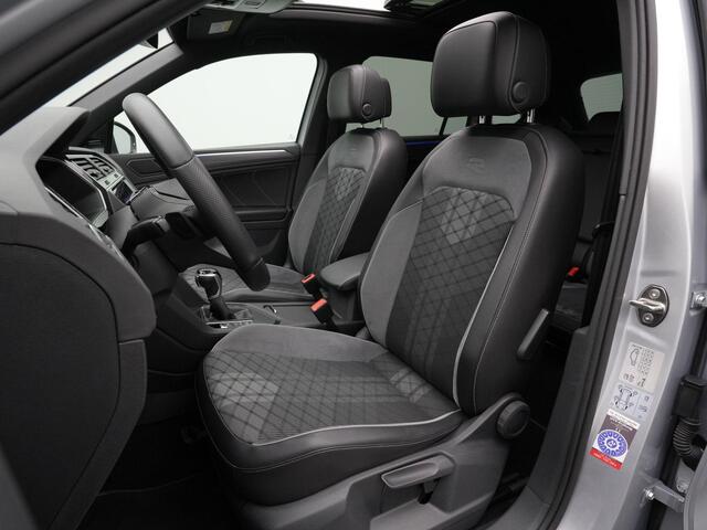Volkswagen TIGUAN 1.4 TSI eHybrid 245 pk DSG R-Line | Panoramadak | Trekhaak | Navigatie Discover Pro | Adaptief onderstel | 360 camera | IQ Light