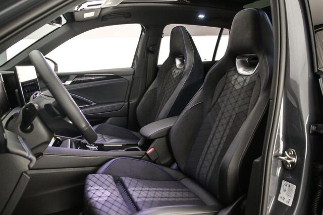 Volkswagen TIGUAN R-Line Edition 1.5 TSI eHybrid 272pk DSG Automaat Trekhaak, Panoramadak, Navigatie, Adaptive cruise control, Elektrische achterklep, Black Style, Achteruitrijcamera