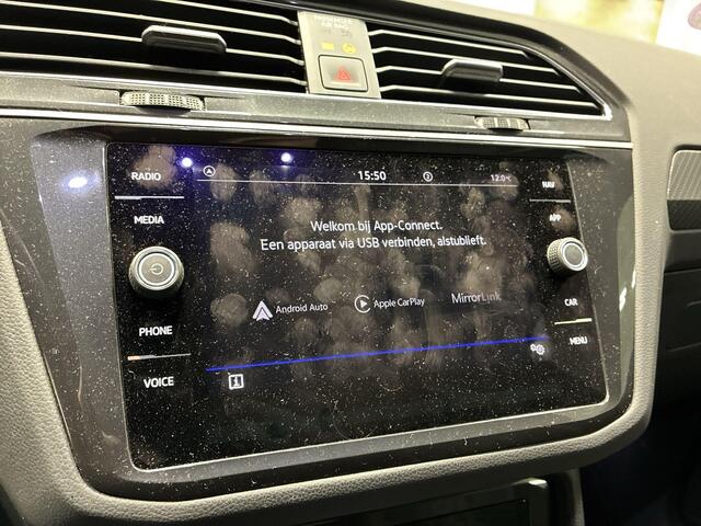 Volkswagen TIGUAN 1.5 TSI 150pk DSG R-Line · Apple/Android Car Play · Navigatie · P-Sensoren · Elek. Trekhaak · 19'' Inch ·