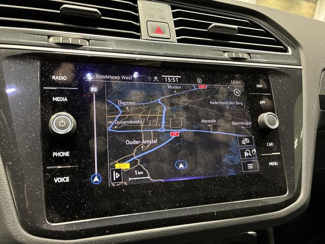 Volkswagen TIGUAN 1.5 TSI 150pk DSG R-Line · Apple/Android Car Play · Navigatie · P-Sensoren · Elek. Trekhaak · 19'' Inch ·