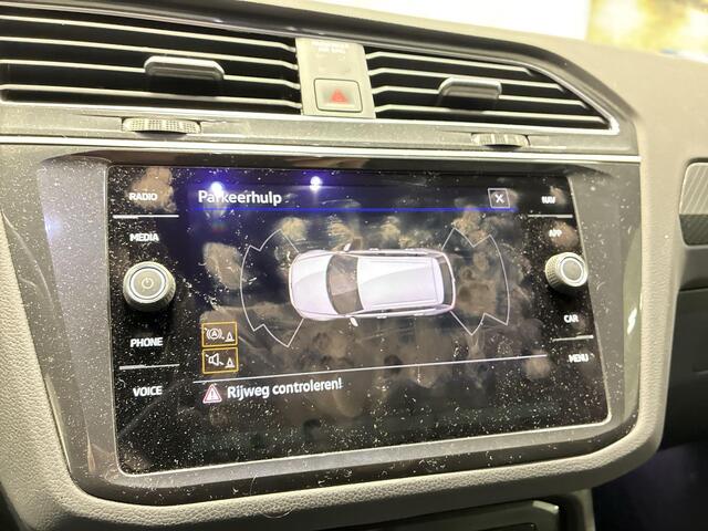 Volkswagen TIGUAN 1.5 TSI 150pk DSG R-Line · Apple/Android Car Play · Navigatie · P-Sensoren · Elek. Trekhaak · 19'' Inch ·