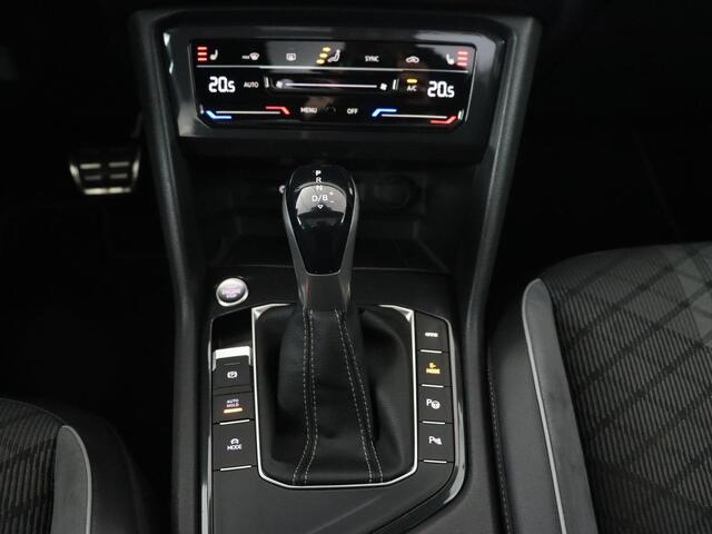 Volkswagen TIGUAN 1.4 TSI eHybrid R Line | Panoramadak | Head-Up | Trekhaak | Stoelverwarming | Camera | Park Assist | Carplay | Matrix LED | Navigatie | Stuurverwarming | PHEV | Plug In