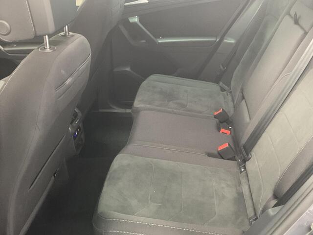 Volkswagen TIGUAN 1.4 TSI eHybrid R-Line Business+ PANORAMADAK | NAVIGATIE | ACHTERUITRIJCAMERA