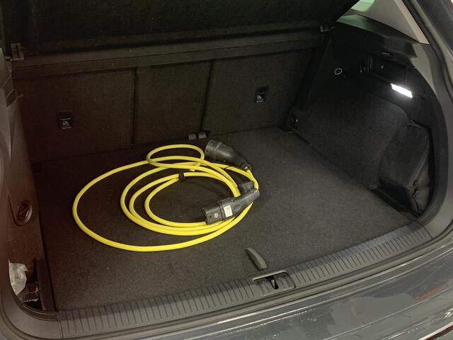 Volkswagen TIGUAN 1.4 TSI eHybrid R-Line Business+ PANORAMADAK | NAVIGATIE | ACHTERUITRIJCAMERA