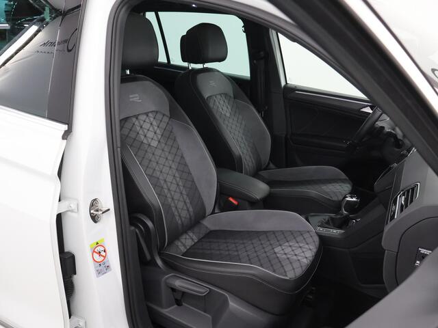 Volkswagen TIGUAN 1.5 TSI R-Line Business+ | Trekhaak | Panoramadak | Camera 360° | Matrix Led | Keyless Go |