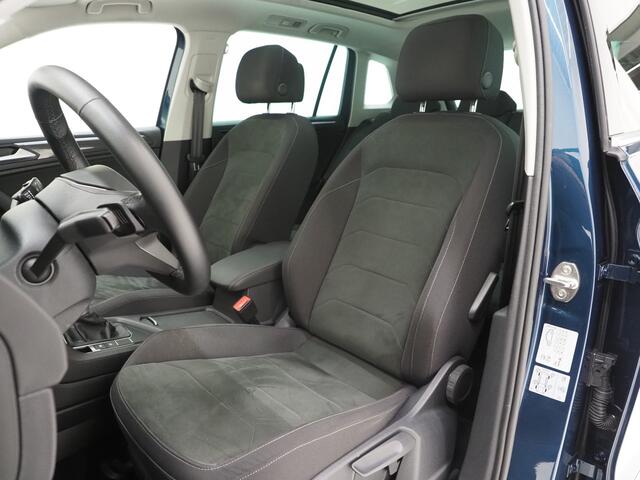 Volkswagen TIGUAN 1.4 TSI eHybrid Elegance | Panoramadak | Trekhaak | Camera | Adaptive Cruise | Virtual | Keyless | Carplay