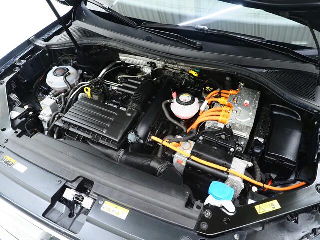 Volkswagen TIGUAN 1.4 TSI eHybrid Elegance | Panoramadak | Trekhaak | Camera | Adaptive Cruise | Virtual | Keyless | Carplay