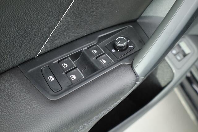 Volkswagen TIGUAN 1.4 TSI eHybrid R-Line Business+ | Pano | Dig. Cockpit | Camera+PDC | Stoel- Stuurverw. | Adapt. Cruise | Nav+App.Connect | Elek. klep | IQ.Light V