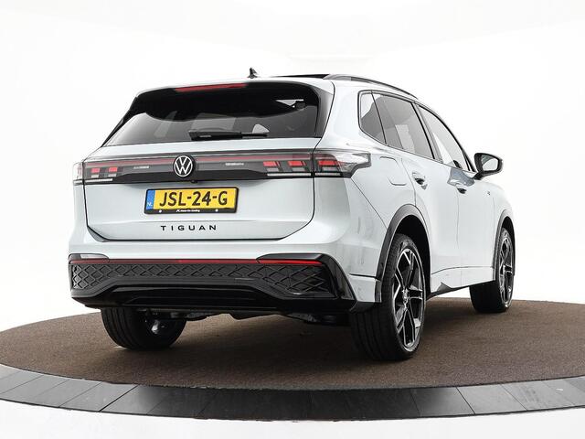 Volkswagen TIGUAN R-Line-Edition 1.5 eHybrid 272 pk 6 versn. DSG · Velgen 'york', 20 inch lichtmetaal in zwart · Interieur Pakket: Interieur style pakket · Trekhaak incl. aanhangermanoeuvreerhulp (trailer assist) · Black style pakket ·