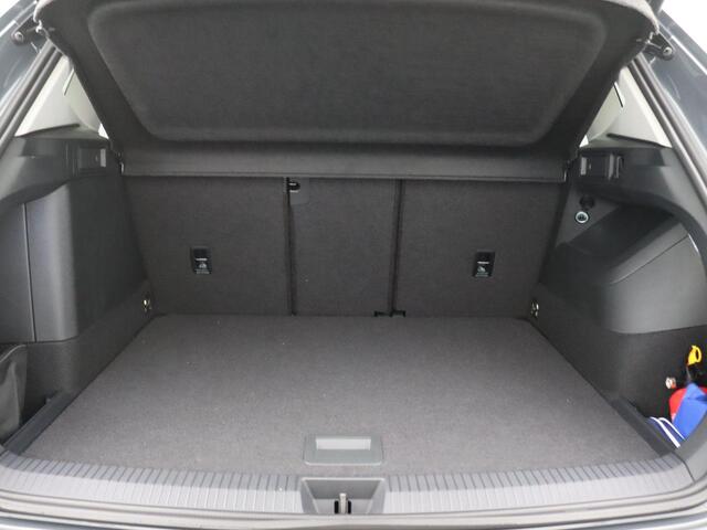 Volkswagen TIGUAN 1.5 eHybrid Elegance 204PK DSG Ergo Active Best. Stoel, Keyless, Navi via Apple Carplay/Android Auto, Achteruitrijcamera, Comfort Plus Pakket, 18" LM Velgen