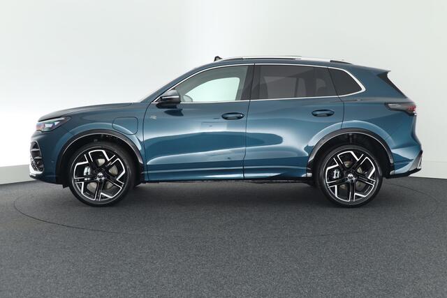 Volkswagen TIGUAN 1.5 272pk eHybrid R-Line Business Trekhaak Camera Keyless Massage Virtual Cockpit Panoramadak Carplay