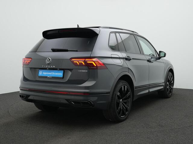 Volkswagen TIGUAN 1.4 TSI eHybrid 245 pk DSG R-Line Business | Panoramadak | Trekhaak | Adaptief onderstel | IQ Light | Stuur-/stoelverwarming