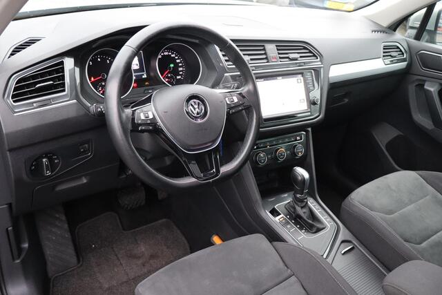 Volkswagen TIGUAN 1.4 TSI ACT Connected Series Panoramadak, Navigatie, Schuif- kanteldak, Apple Carplay, Stoelverwarming