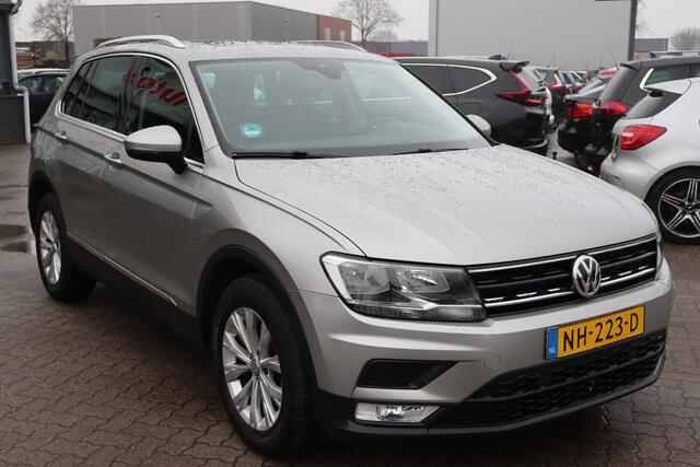 Volkswagen TIGUAN 1.4 TSI ACT Connected Series Panoramadak, Navigatie, Schuif- kanteldak, Apple Carplay, Stoelverwarming