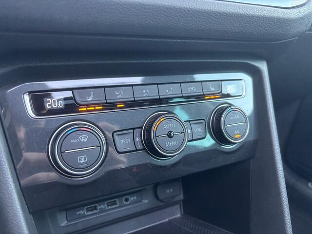 Volkswagen TIGUAN 1.5 TSI ACT Highline Business R | Trekhaak | Pano | Stoelverwarming | Dodehoek Detector