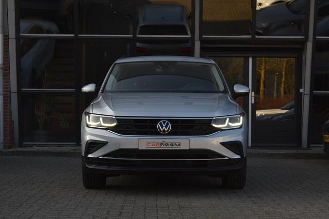 Volkswagen TIGUAN 1.5 TSI Life Business Camera ACC Keyless IQ.LIGHT