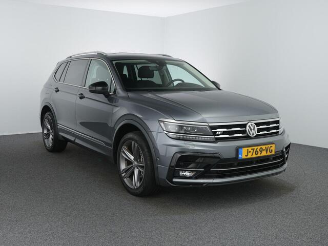 Volkswagen TIGUAN Allspace 1.5 TSI Comfortline Business R-Line 7p. | Matrix | Zwenkhaak | Camera | Carplay | HUD |