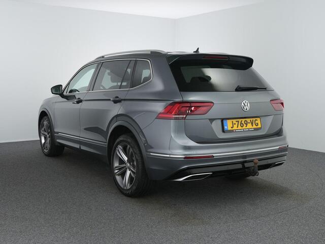 Volkswagen TIGUAN Allspace 1.5 TSI Comfortline Business R-Line 7p. | Matrix | Zwenkhaak | Camera | Carplay | HUD |