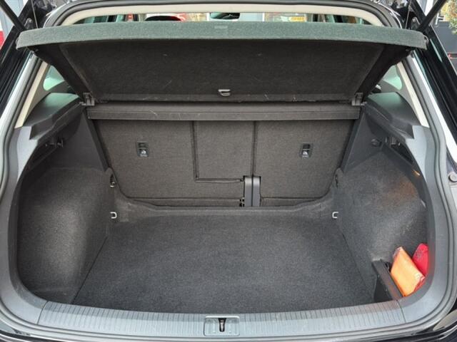 Volkswagen TIGUAN 2.0 TDI DSG COMFORTLINE TREKHAAK/PDC/ACC/STOELVERW/NAVI