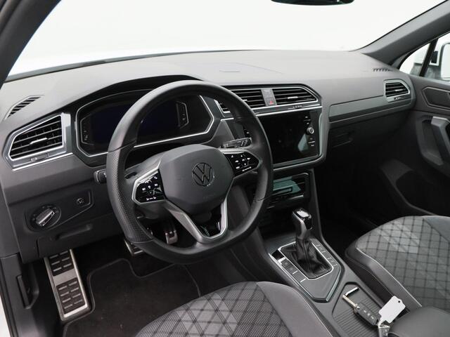 Volkswagen TIGUAN 1.5 TSi 150 Pk Automaat R-Line | Adaptive Cruise | Climate Control | Navigatie | Camera | Carplay | 19 Inch | 17.821 Km!!