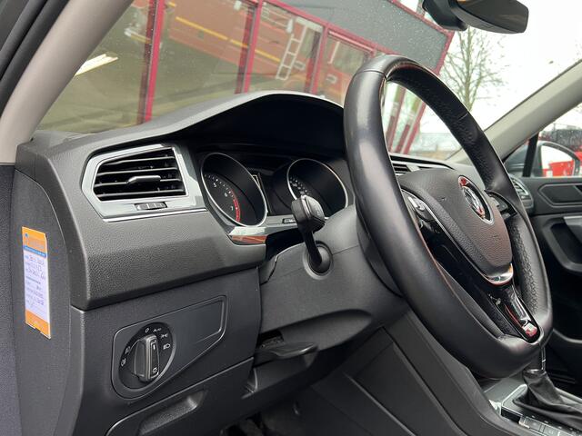 Volkswagen TIGUAN Allspace 1.5 TSI Comfortline Business | 1e NL Eigenaar | ACC | Elec. klep | Stoelverwarming |
