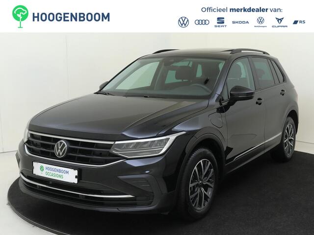 Volkswagen TIGUAN 1.4 TSI eHybrid Life | Panoramadak | Achteruitrijcamera | 3-zone airco | Adaptieve cruise control | CarPlay | Navigatie | Stoel- en stuurwielverwarming |
