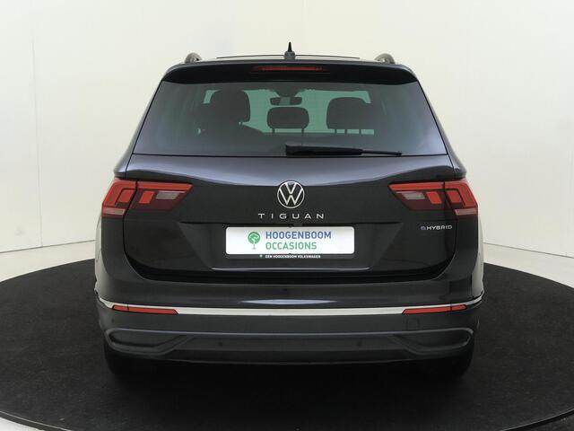 Volkswagen TIGUAN 1.4 TSI eHybrid Life | Panoramadak | Achteruitrijcamera | 3-zone airco | Adaptieve cruise control | CarPlay | Navigatie | Stoel- en stuurwielverwarming |