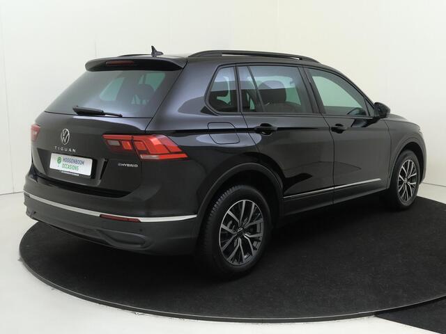 Volkswagen TIGUAN 1.4 TSI eHybrid Life | Panoramadak | Achteruitrijcamera | 3-zone airco | Adaptieve cruise control | CarPlay | Navigatie | Stoel- en stuurwielverwarming |